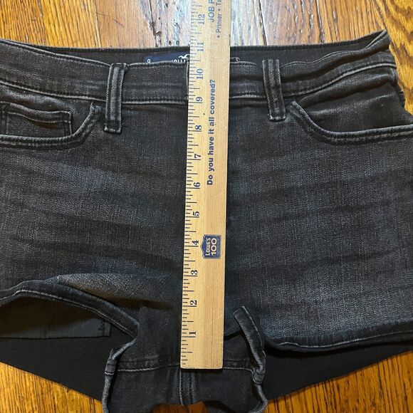 Hollister Ultra High-Rise 3" Soft Stretch Short Size 9/W29 Black Denim Cutoff - Picture 6 of 9